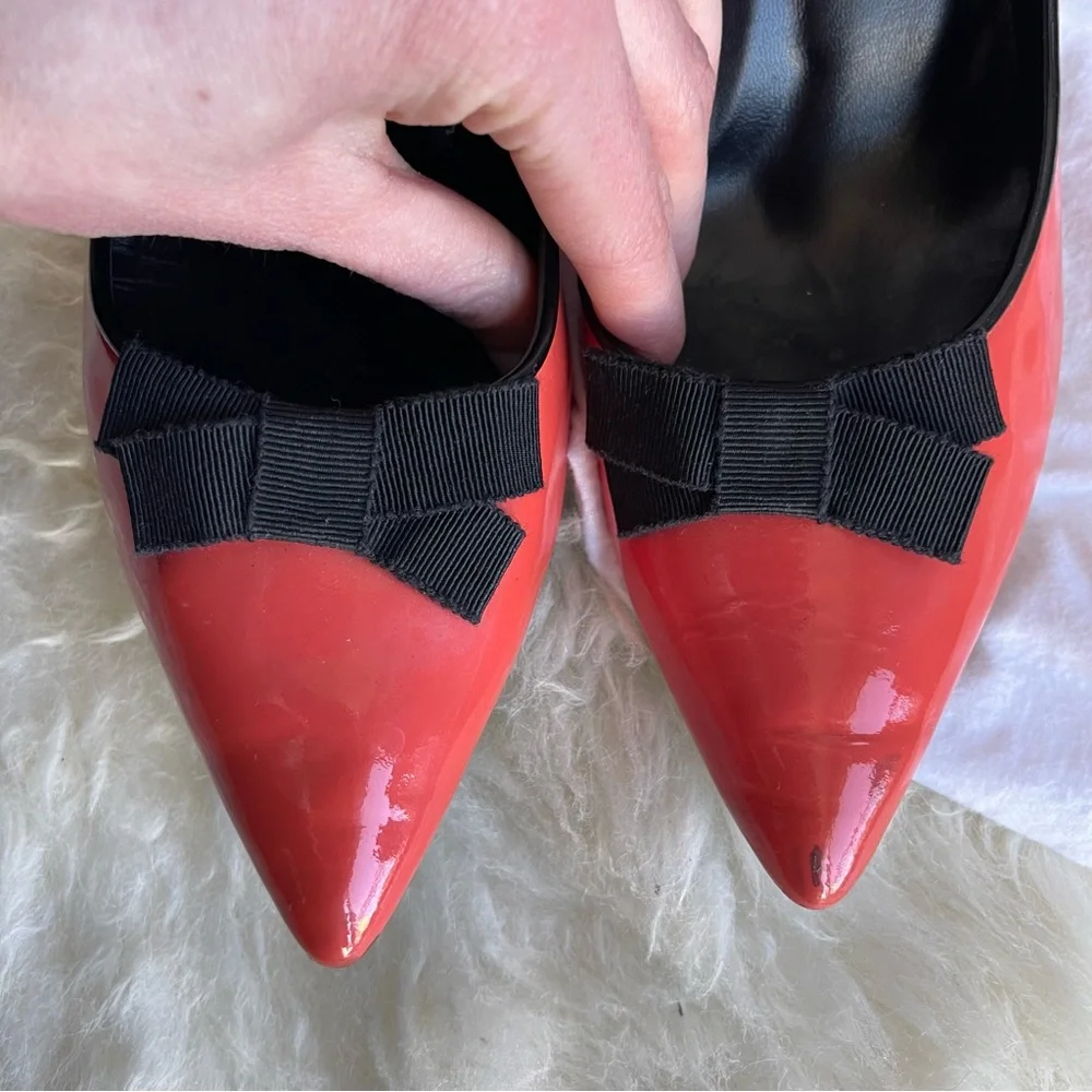 MOSCHINO Salmon Patent Leather Point Toe Pumps Size 39/9